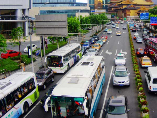 深圳電子媒體車身廣告.jpg